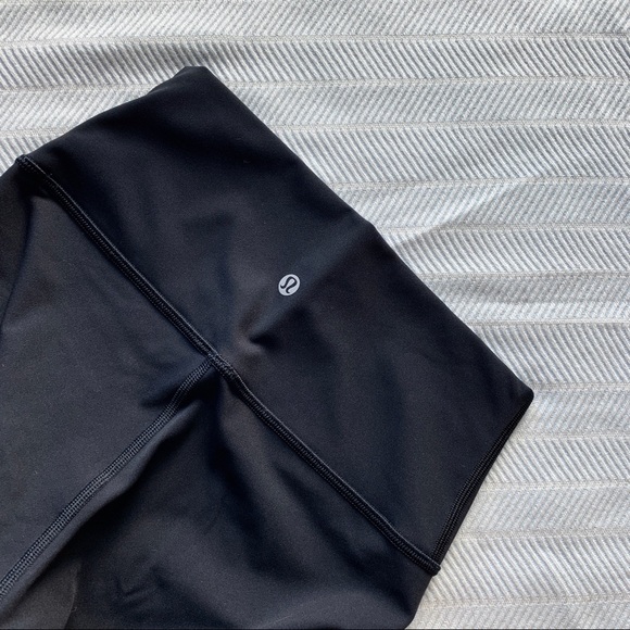 Lululemon Wunder Under High-Rise 1/2 Tight 17” - Picture 3 of 10